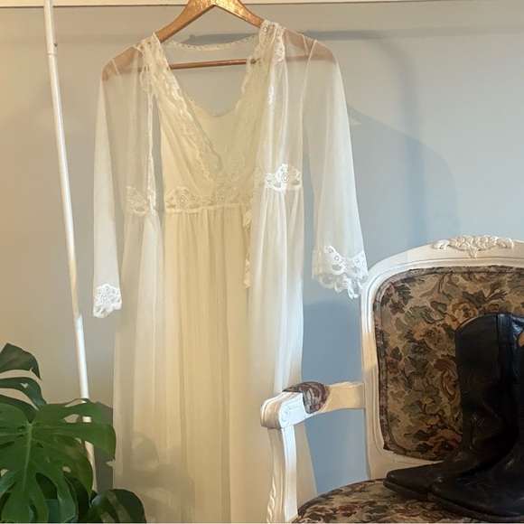 Vintage Offwhite Nightgown and Duster Small - Picture 5 of 5